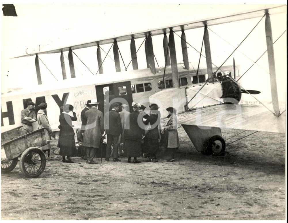 Fotografia d epoca originale 1919 1959 PARIS AVIAZIONE Passeggeri all imbarco primo volo internazionale 2 1