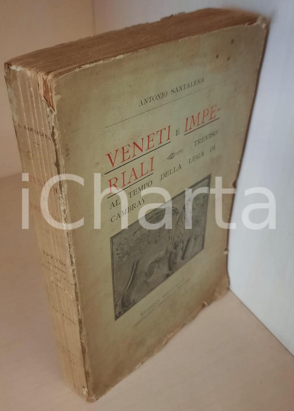 1896 A. SANTAELENA Veneti e Imperiali - Treviso al tempo della Lega di Cambray Brossura editoriale, copertina flessibile. Due mappe ripiegate.Raro.PAGINE: 378EDITORE: Ferdinando Ongania - Venezia CONDIZIONI:POOR/danneggiato buone condizioni interne, ma piccoli strappi in copertina, con macchie e piegature evidenti al dorsoFORMATO: 14x21 cm originale e autentica 1