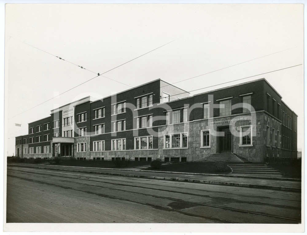 Fotografia d epoca originale 1931 MILANO Via Forze Armate  Scuola C. SACCHI Magistero professionale donna 1