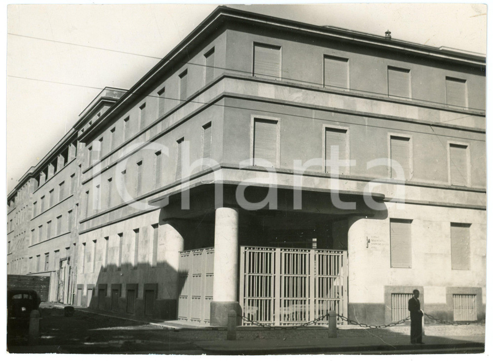 1930 ca MILANO Ospedale FATEBENEFRATELLI Nuova costruzione Corso di Porta Nuova Fotografia d'epoca.(rif. A42) CONDIZIONI:FAIR/discreto Lievi smussature agli angoliFORMATO: 23x16 cm originale e autentica 1