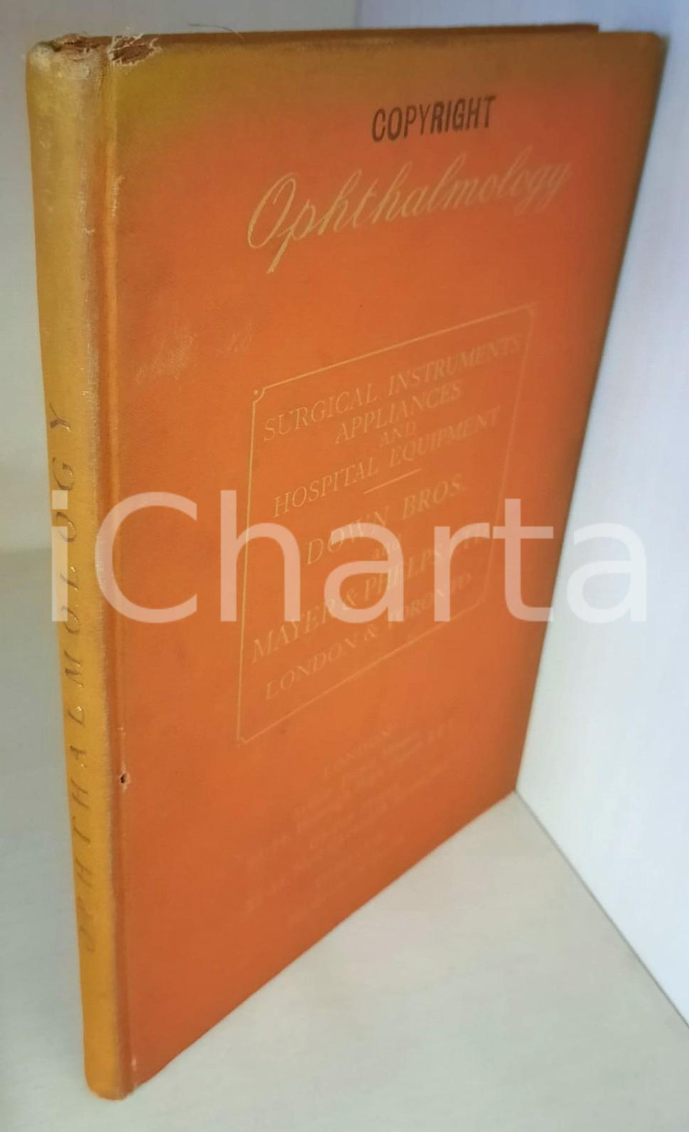 1952 LONDO British Manufactures Only - Ophtalmology *Illustrated catalogue Catalogo illustrato, originale d'epoca, con legatura rigida.Listino prezzi in una tasca della copertina.(Rif. A170)PAGINE: 135 CONDIZIONI:POOR/danneggiato buone condizioni interne, ma bruniture e tracce d'uso in copertina; tracce di ruggine al listino prezziFORMATO: 17x25 cm originale e autentica 1