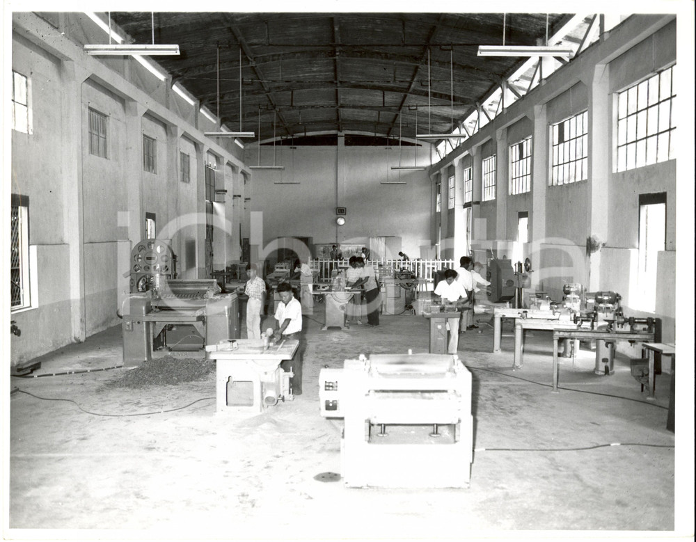 Fotografia d epoca originale 1960 ca CAMBOGIA Laboratorio Complesso scolastico Missione Statunitense Foto 1