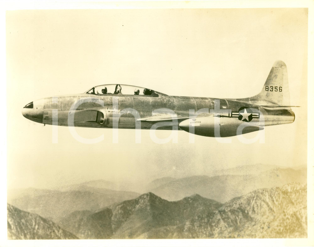 Fotografia d epoca originale 1950 ca U.S.A.F. Caccia LOCKHEED 7 33 Trainer a/c 8356 in volo con piloti FOTO 1