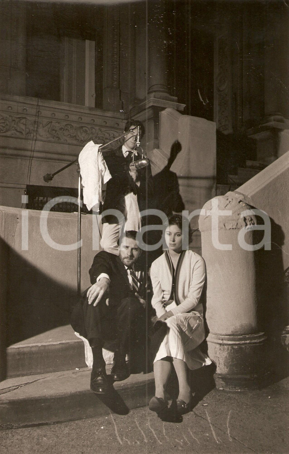 Fotografia d epoca originale 1961 MANHATTAN  GUNS OF THE TREES Adolfas MEKAS Frances STILLMAN Night scene 1