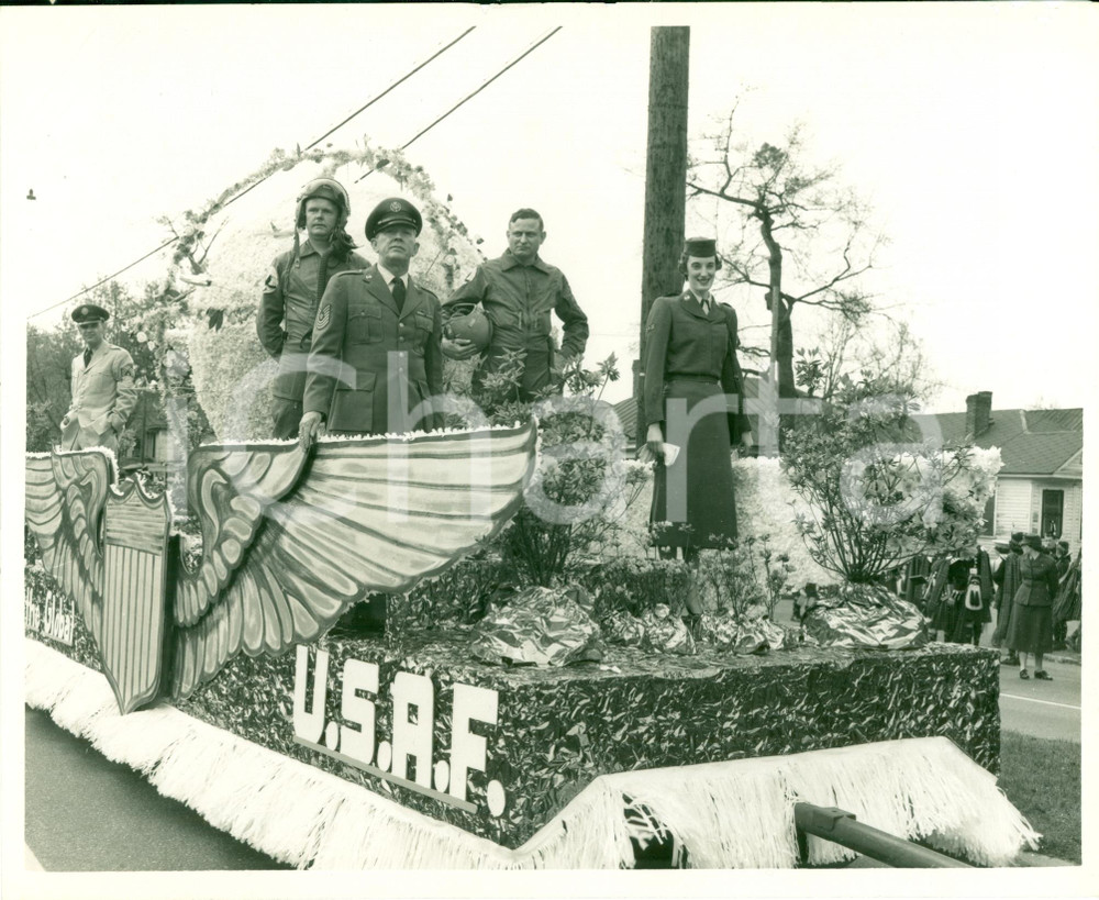Fotografia d epoca originale 1955 ca NORTH CAROLINA U.S.A.F Carro principale parata per reclutamento FOTO 1