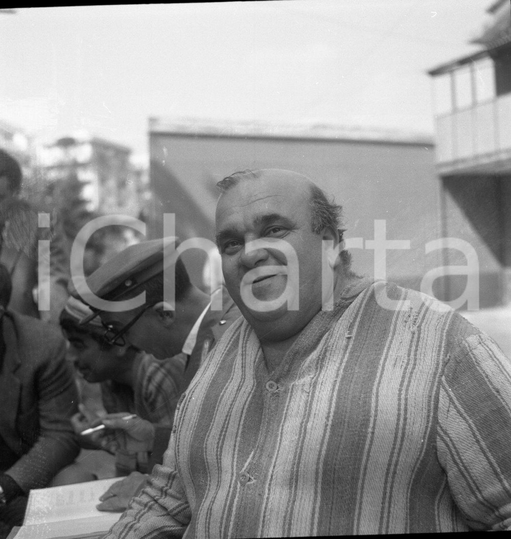 Fotografia d'epoca originale 1963 Mimmo POLI ritratto sul set di Totò Sexy *NEGATIVO ORIGINALE 1