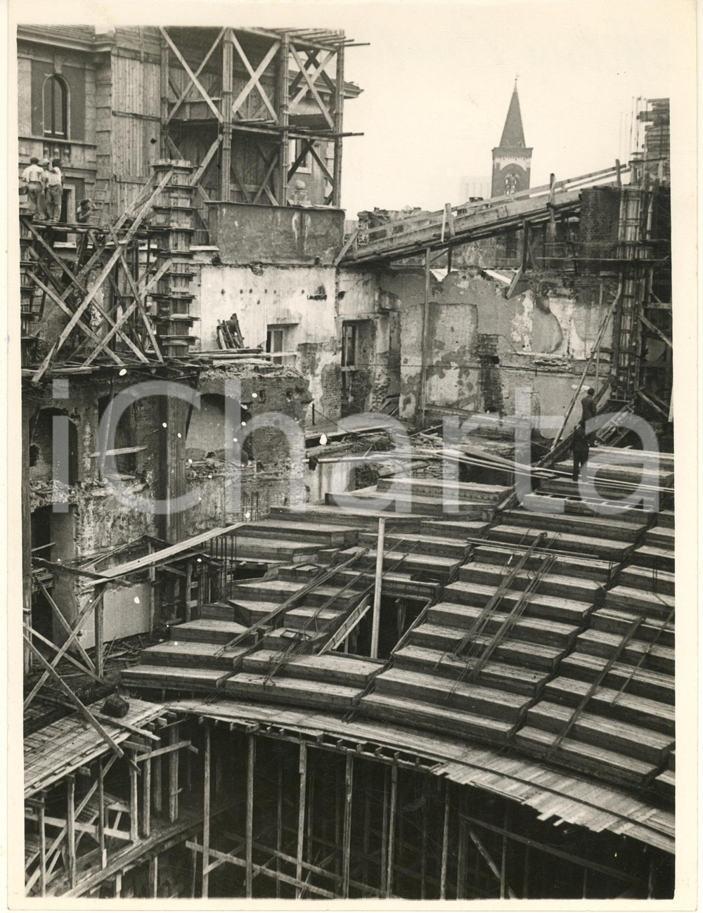 Fotografia d'epoca originale 1938 MILANO Teatro Lirico dopo l'incendio - Lavori per nuova gradinata *Foto 1