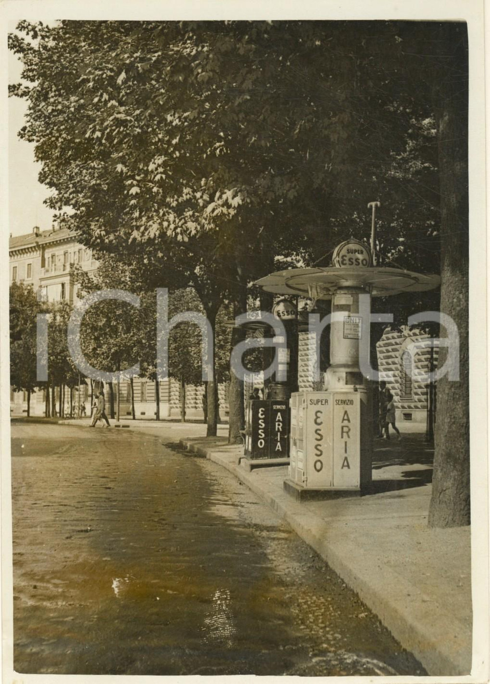 Fotografia d'epoca originale 1939 MILANO Piazza Castello - Benzinai chiusi dopo le nuove leggi *Foto 1