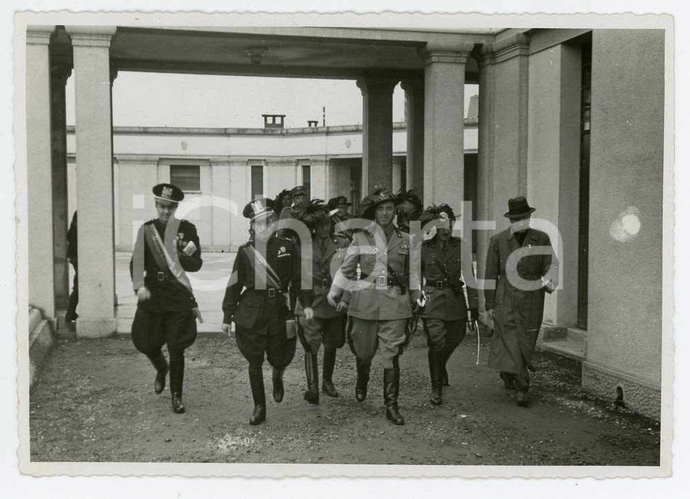 Fotografia d'epoca originale 1939 BUSTO ARSIZIO - SACCONAGO Bersaglieri alla Colonia elioterapica - Foto (1) 1