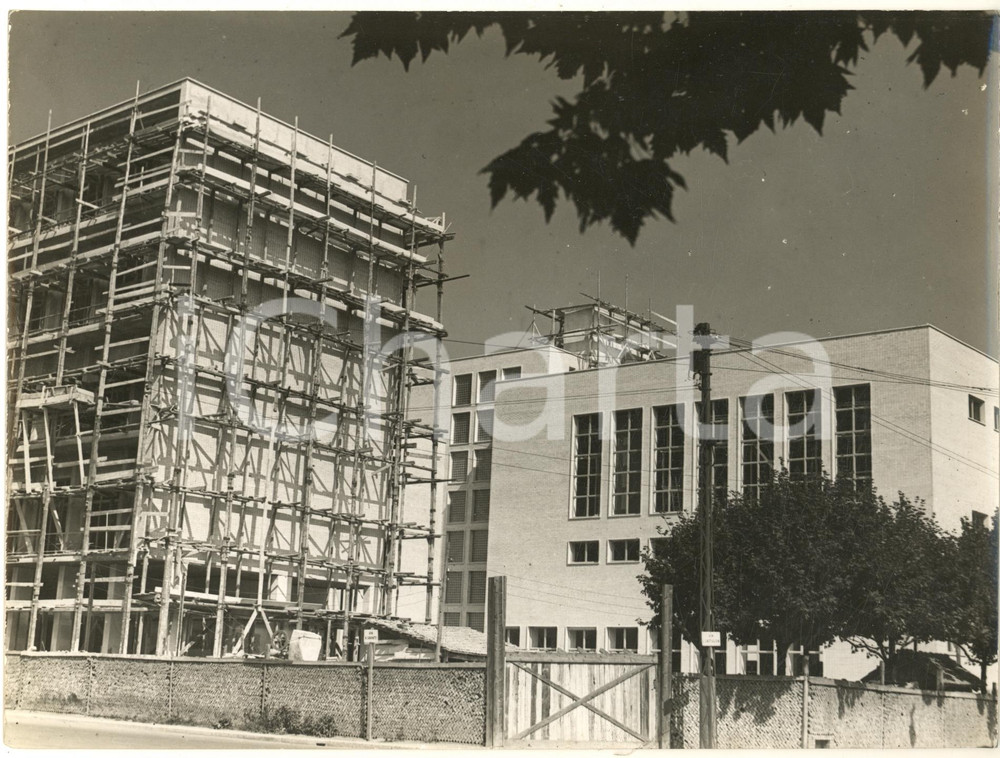 Fotografia d'epoca originale 1940 ARCHITETTURA MILANO Università BOCCONI - Cantiere nuova sede Parco Ravizza 1