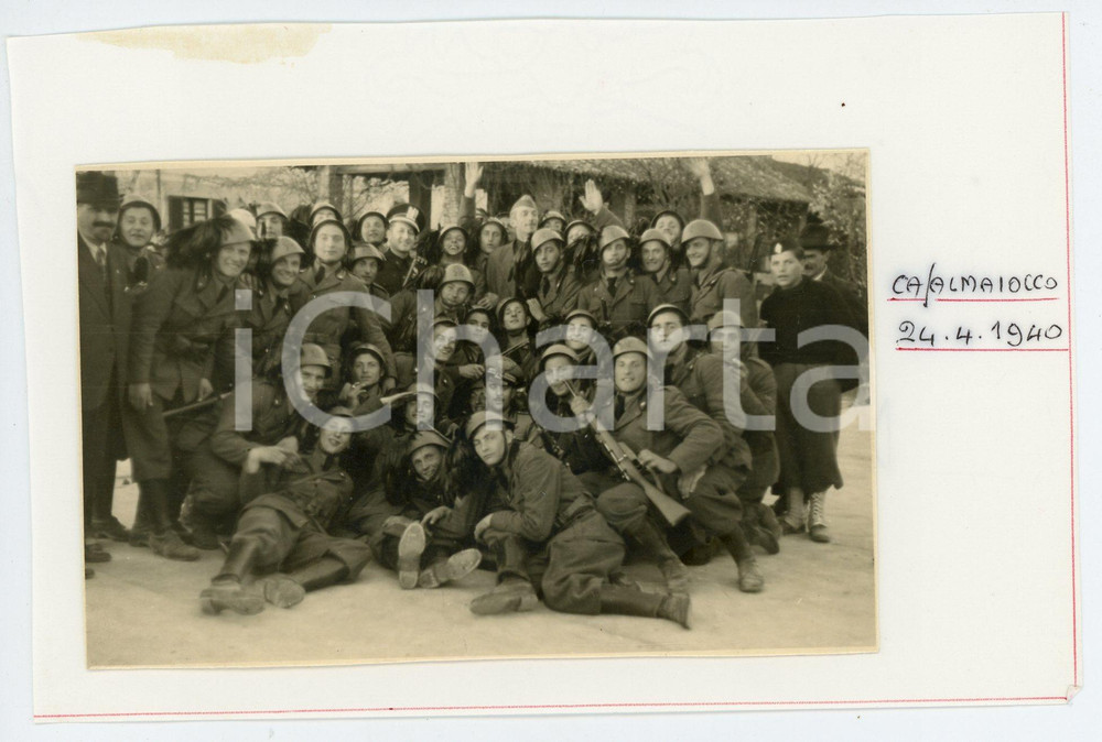 Fotografia d'epoca originale 1940 CASALMAIOCCO Battaglione di BERSAGLIERI Foto di gruppo 12x7 cm 1