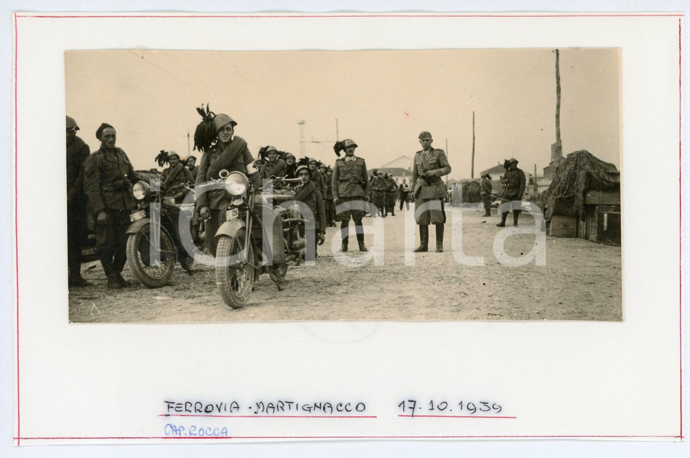 Fotografia d'epoca originale 1939 FERROVIA DI MARTIGNACCO Capitano ROCCA con bersaglieri in moto - Foto 1