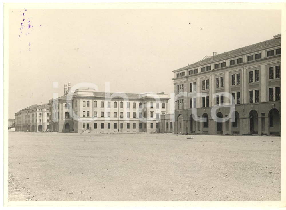 Fotografia d'epoca originale 1931 ARCHITETTURA MILANO BAGGIO Nuova caserma Eugenio di Savoia *Foto 1