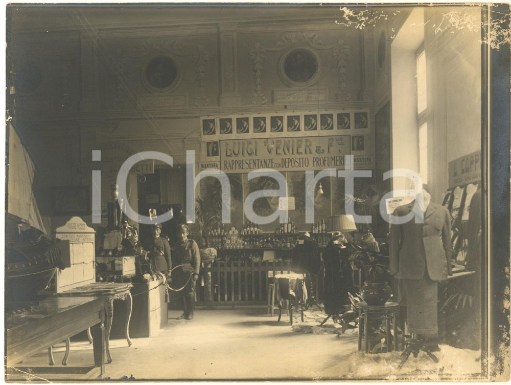 Fotografia d'epoca originale 1920 ca MANTOVA Palazzo Ducale - Esposizione industrie locali *Foto RARA 1