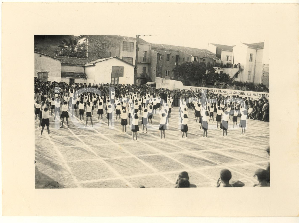 Fotografia d'epoca originale 1930 ca MILANO ? Piccole Italiane - Saggio ginnico *Foto 18x13 cm (2) 1