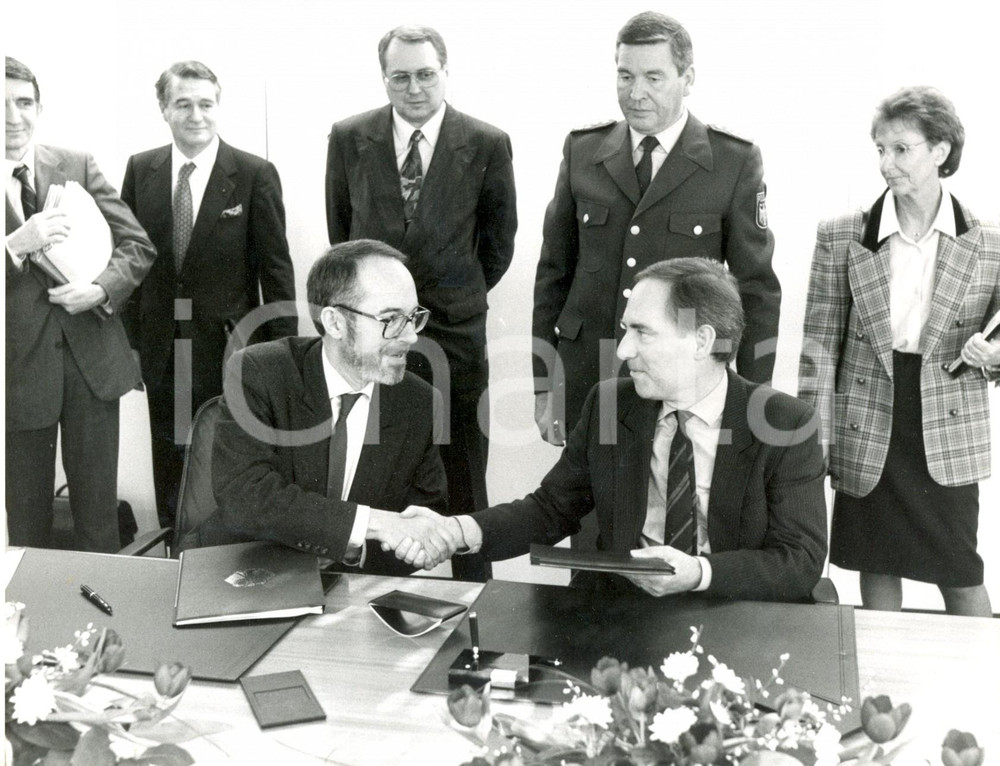 Fotografia d epoca originale 1991 BONN Wolfgang SCHAUBLE Philippe MARCHAND  Accordo sulla polizia Foto 1