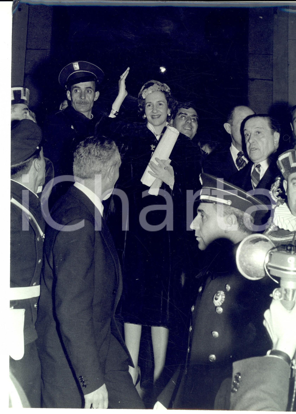 Fotografia d epoca originale 1960 MADRID Fabiola MORA Y ARAGON  Pergamena  figlia prediletta della città  4 1