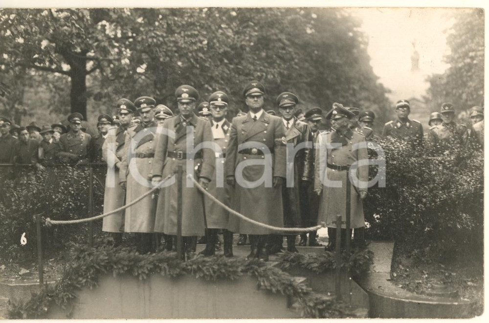Fotografia d'epoca originale 1940 ca BERLIN Parco Castello Charlottenburg (?) Evento gerarchi nazisti *Foto 1