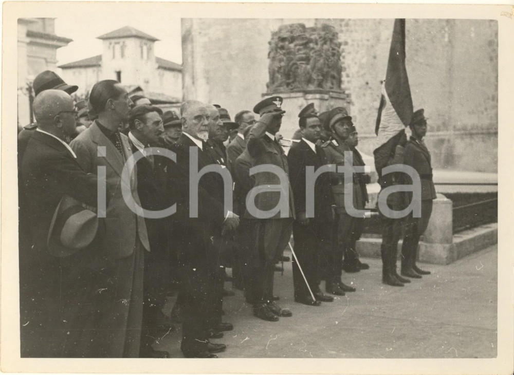 Fotografia d'epoca originale 1935 L'AQUILA Arrivo 95° Regg. Fanteria Brigata UDINE - Cerimonia *Foto (1) 1