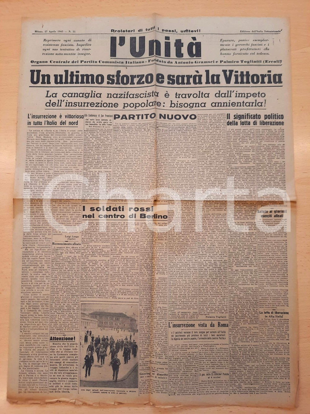 Giornale, rivista storica 27 Aprile 1945 WW2 L'UNITA' La canaglia nazifascista travolta dall'insurrezione 1