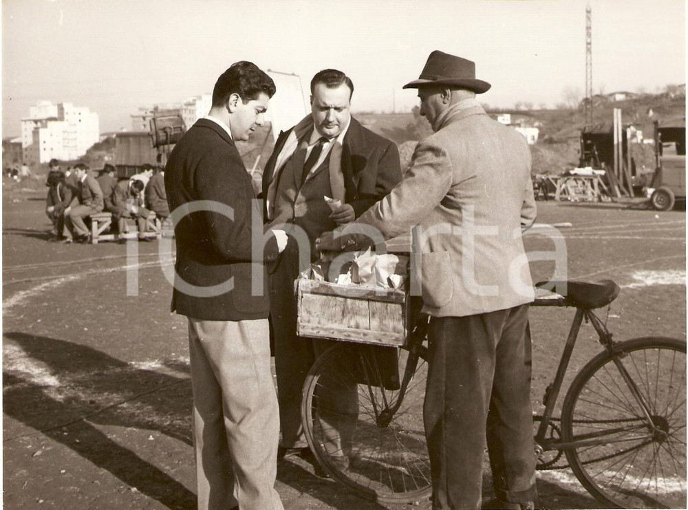 Fotografia d epoca originale 1961 GLI INCENSURATI Regista Francesco GIACULLI sul set 1