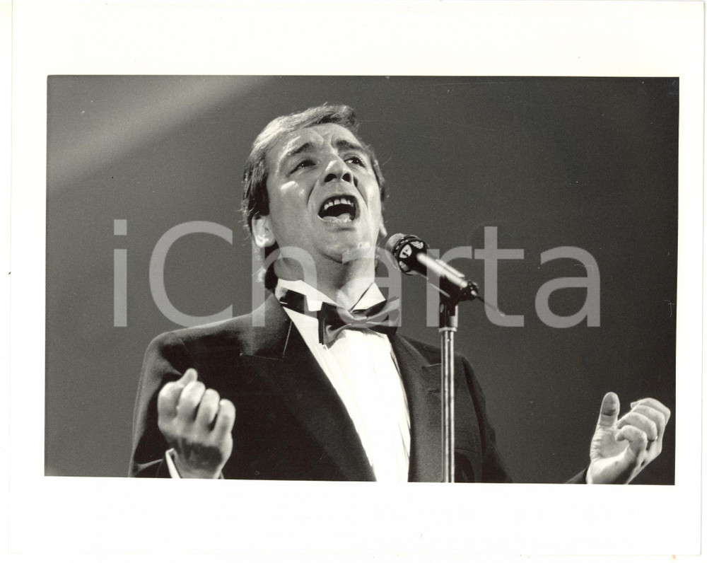 Fotografia d epoca originale 1988 FESTIVAL DI SANREMO Mino REITANO sul palco  Foto 20x25 cm 1