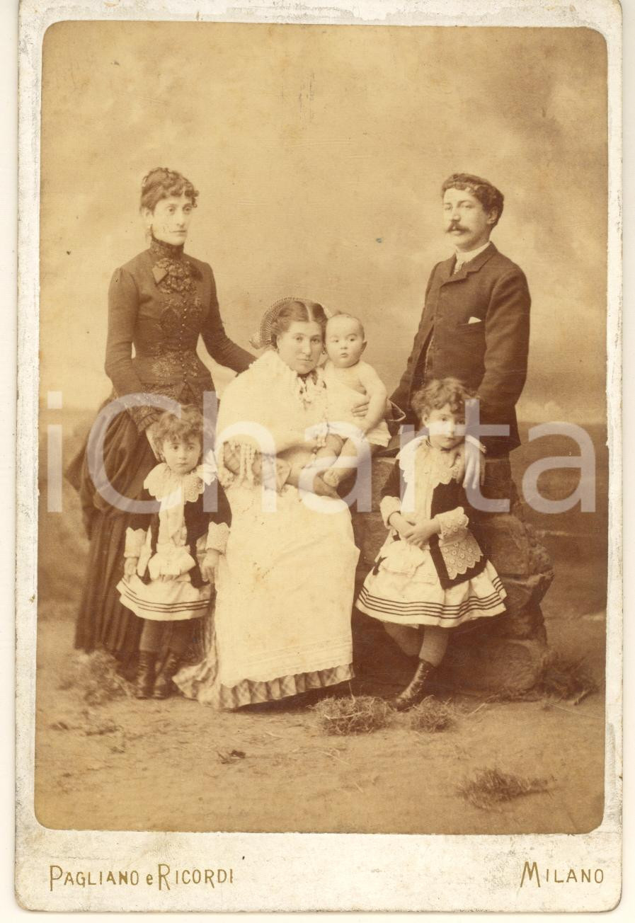 Fotografia d epoca originale 1880 ca MILANO Famiglia con bambini e balia Fotografia PAGLIANO e RICORDI 1