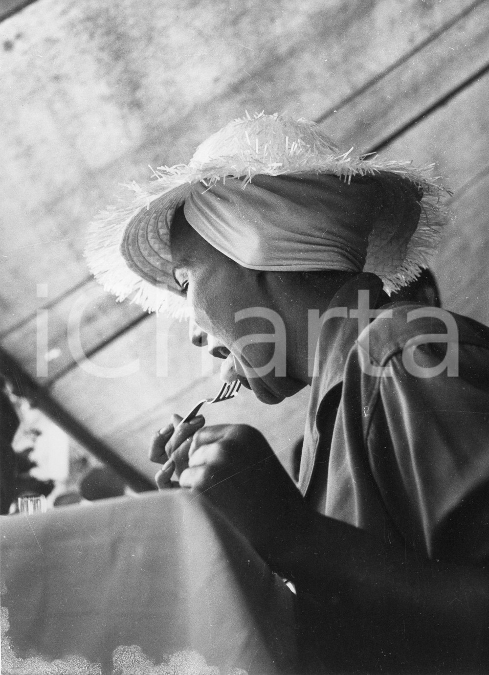 Fotografia d epoca originale 1958 SAN FRUTTUOSO GE Caprice CHANTAL al ristorante  Foto vintage RARA 2 1
