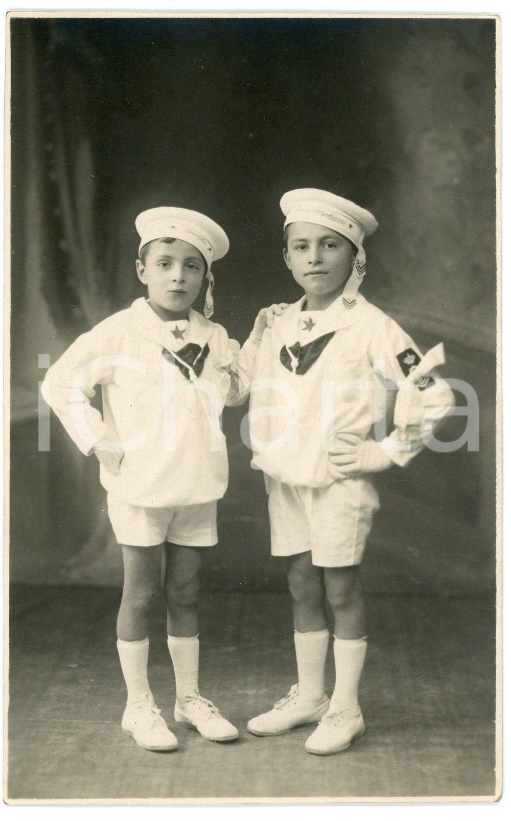 Oggetto da collezione cartaceo 1926 BIELLA Vittorio e Benedetto CATARZI vestiti da marinaretti  Foto 8x13 cm 1
