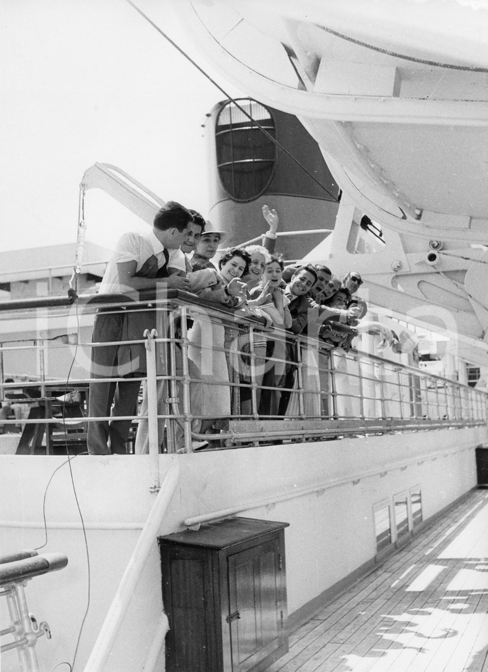 Fotografia d epoca originale 1958 GENOVA TEATRO Partenza Compagnia DUSE per il Sudamerica 6 Foto 1