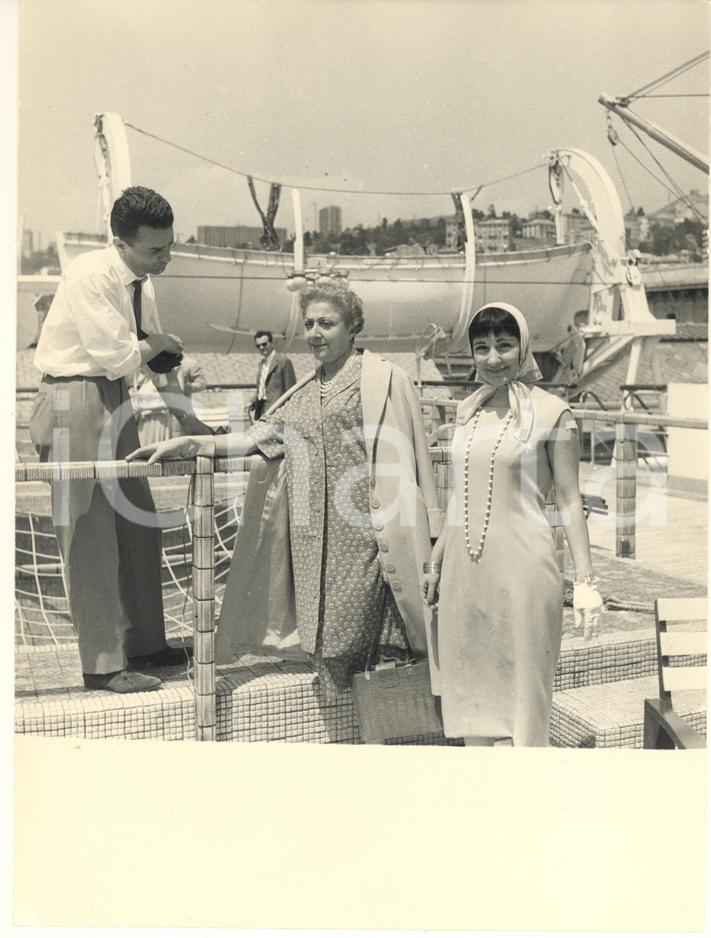 Fotografia d epoca originale 1958 GENOVA TEATRO Partenza Compagnia DUSE per il Sudamerica 2 Foto 1