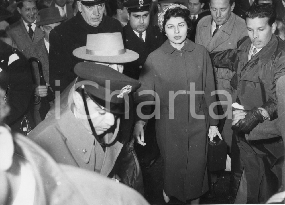 Fotografia d epoca originale 1958 GENOVA Arrivo della principessa SORAYA dell Iran  Foto 24x18 1 1