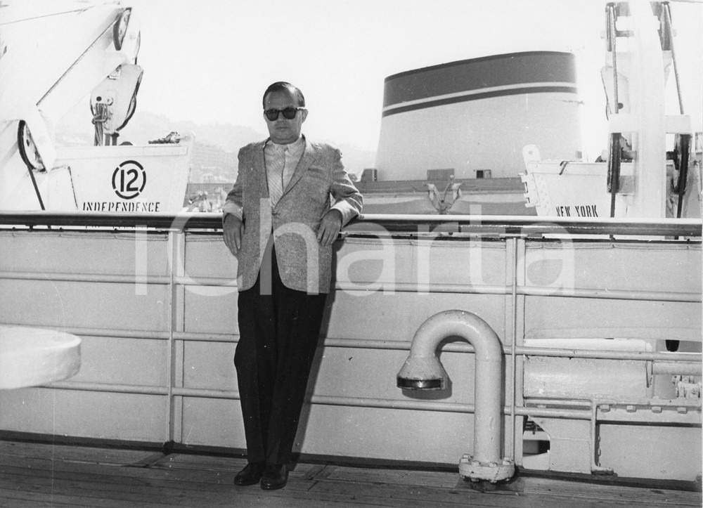 Fotografia d epoca originale 1958 GENOVA T/N Independence  Arrivo compositore Jule STYNE Foto 24x18 cm 2 1