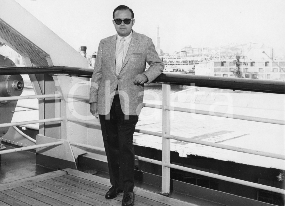 Fotografia d epoca originale 1958 GENOVA T/N Independence  Arrivo compositore Jule STYNE Foto 24x18 cm 3 1