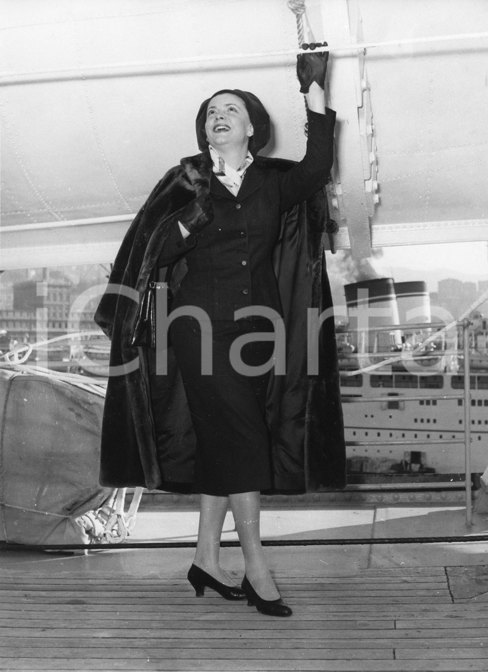 Fotografia d epoca originale 1958 GENOVA T/N Cristoforo Colombo  Soprano Marcella POBBE in partenza Foto 1 1