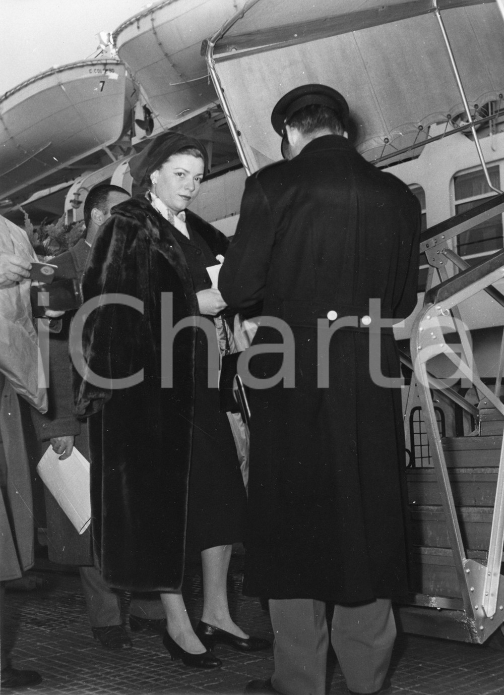 Fotografia d epoca originale 1958 GENOVA T/N Cristoforo Colombo  Soprano Marcella POBBE in partenza Foto 3 1