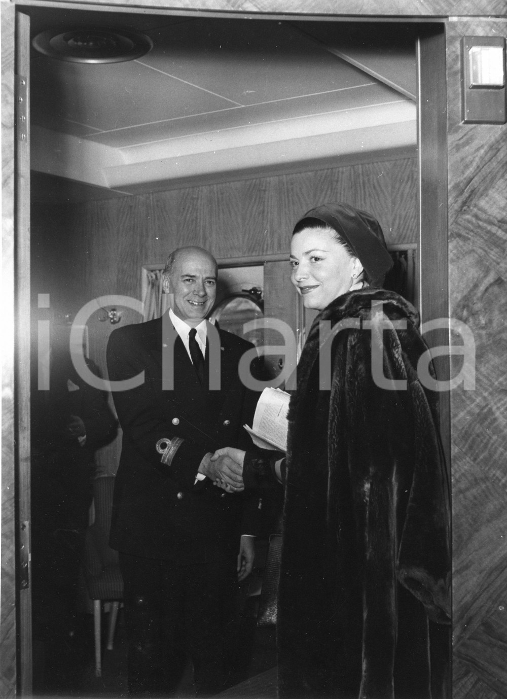 Fotografia d epoca originale 1958 GENOVA T/N Cristoforo Colombo  Soprano Marcella POBBE in partenza Foto 5 1