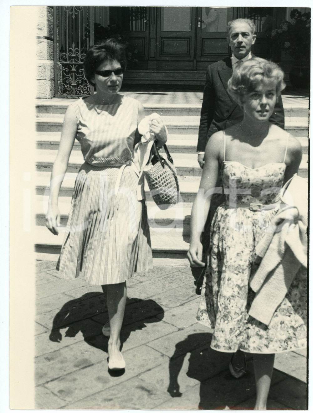 Fotografia d epoca originale 1961 PORTOFINO Imperatrice SORAYA in vacanza con Patricia FEHEAN Foto 2 1