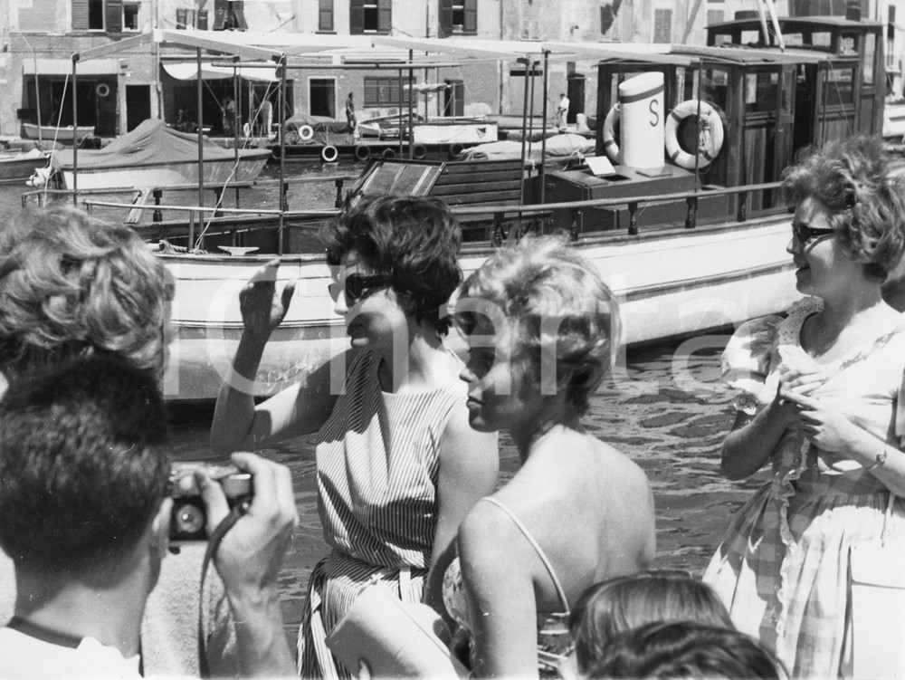 Fotografia d epoca originale 1961 PORTOFINO Imperatrice SORAYA in vacanza con Patricia FEHEAN Foto 1 1