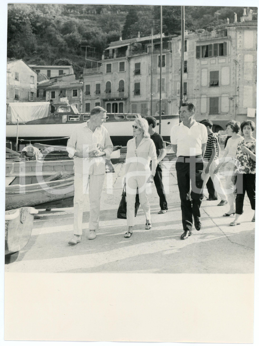 Fotografia d epoca originale 1962 PORTOFINO Glenn FORD e Hope LANGE in vacanza Foto vintage RARA 1