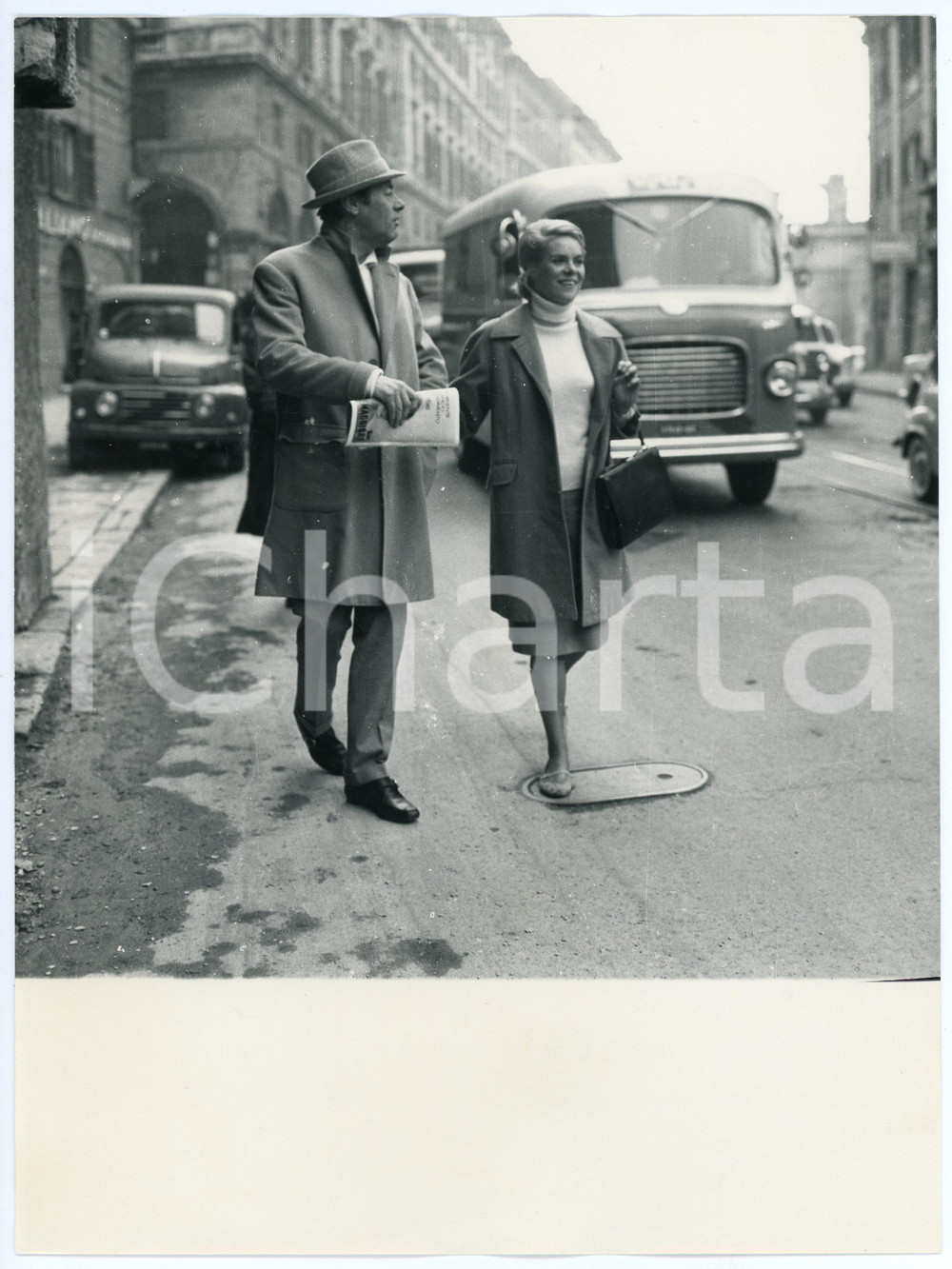 Fotografia d epoca originale 1962 GENOVA Piazza Raibetta  Rex HARRISON e Rachel ROBERTS Foto vintage 3 1