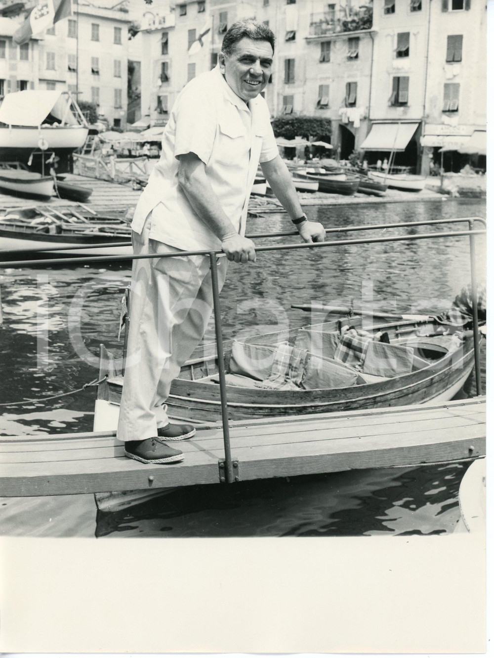 Fotografia d epoca originale 1962 PORTOFINO Compositore Giovanni D ANZI in vacanza  Foto 18x24 cm 1