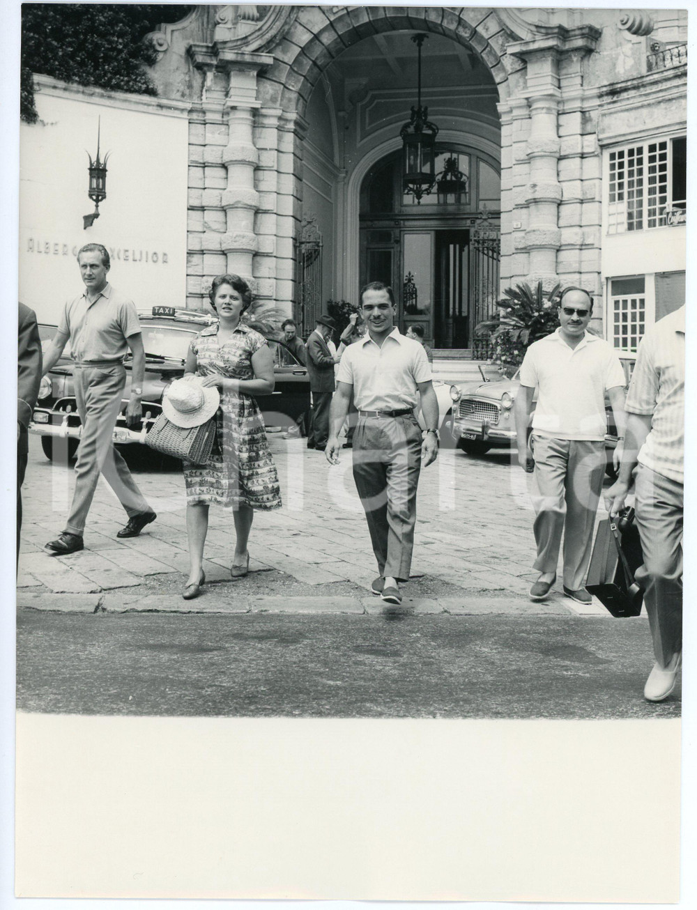 Fotografia d epoca originale 1962 RAPALLO King Hussein of Jordan with his wife Toni Gardiner  Photo 2 1