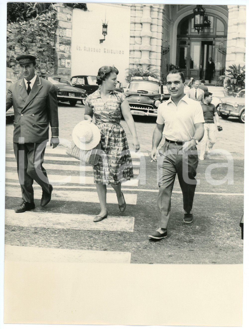 Fotografia d epoca originale 1962 RAPALLO King Hussein of Jordan with his wife Toni Gardiner  Photo 1