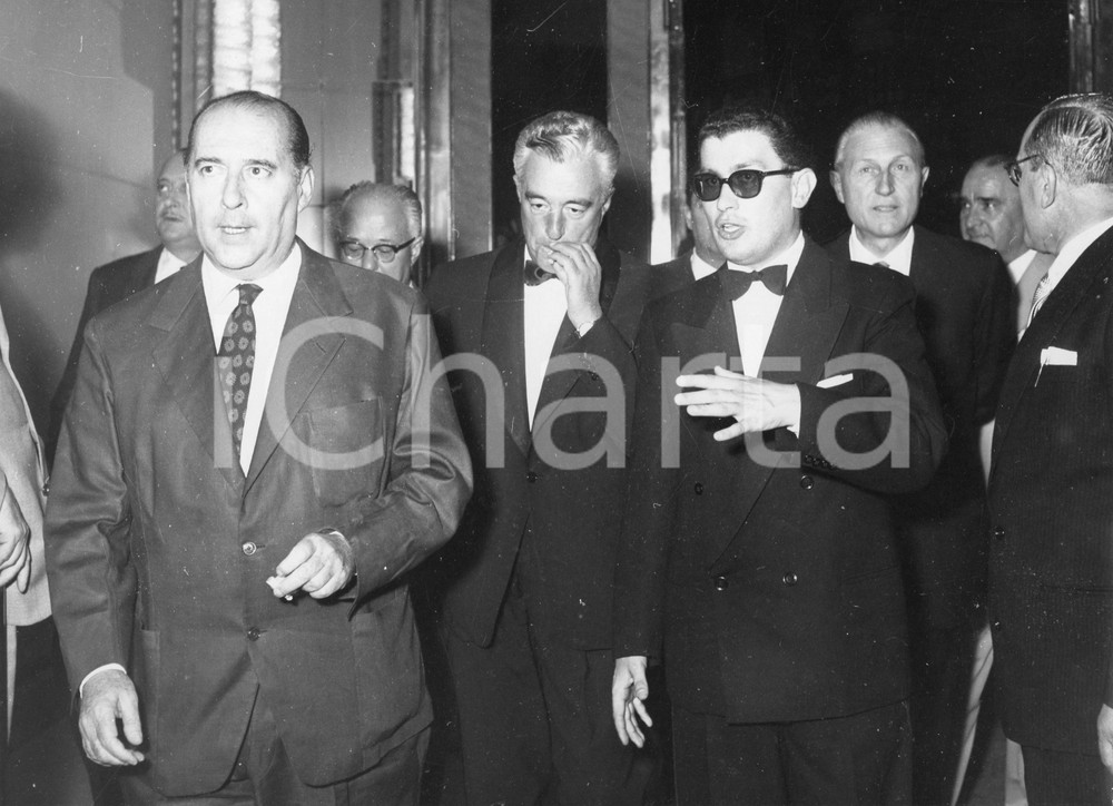 Fotografia d epoca originale 1959 GENOVA Vittorio DE SICA Roberto ROSSELLINI al Cinema PALAZZO Foto vintage 1