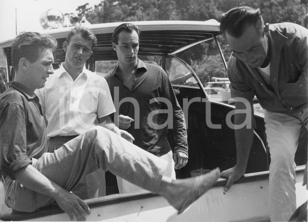 Fotografia d epoca originale 1959 PORTOFINO Principe Karim AGA KHAN IV in barca  Foto 24x18 cm 1 1