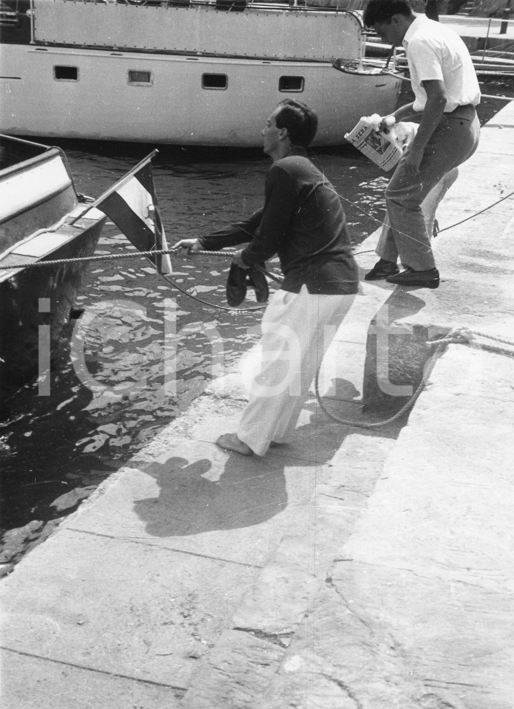 Fotografia d epoca originale 1959 PORTOFINO Principe Karim AGA KHAN IV ormeggia barca  Foto 18x24 cm 2 1