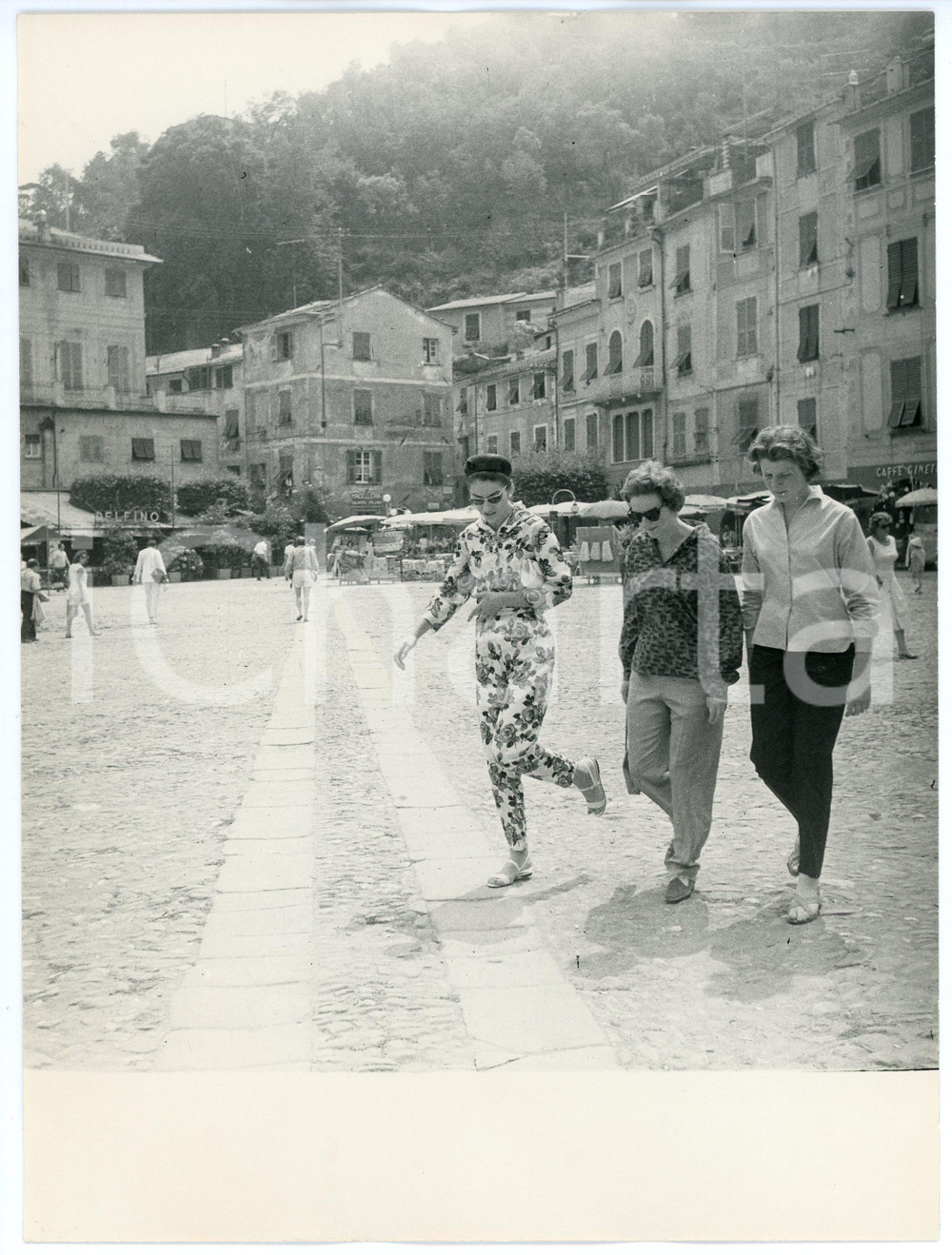 Fotografia d epoca originale 1959 PORTOFINO Maria CALLAS con Clementine e Sarah CHURCHILL Foto 18x24 cm 1 1