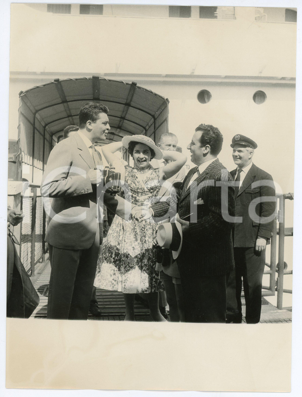 Fotografia d epoca originale 1959 GENOVA Arrivo cantanti Achille TOGLIANI Carlo BERGONZI Foto vintage 18x24 1