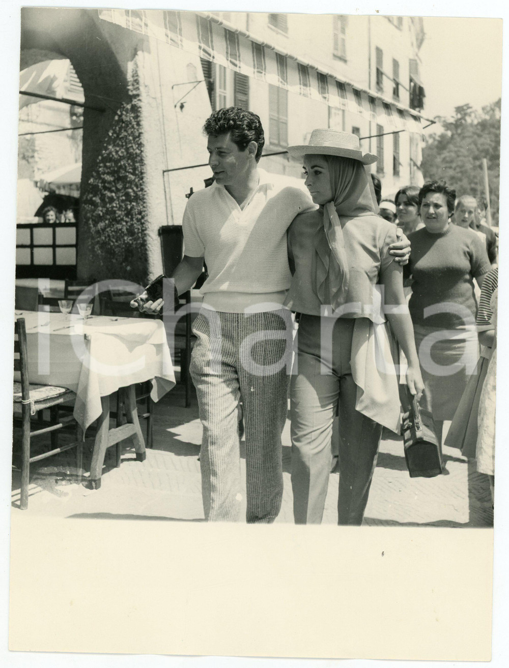 Fotografia d epoca originale 1959 PORTOFINO Liz TAYLOR Eddie FISHER in vacanza  Foto vintage 18x24 cm 4 1